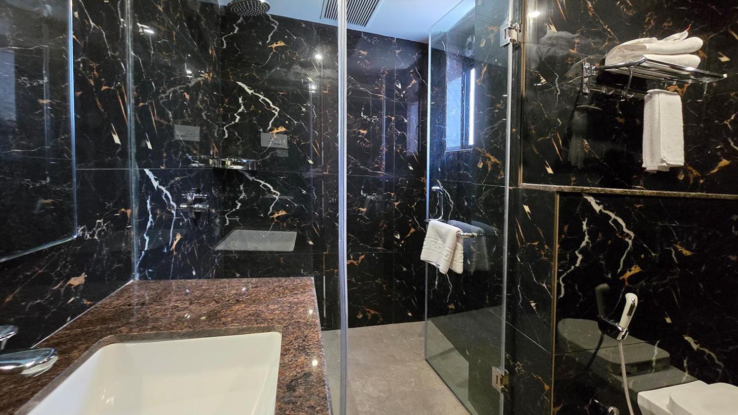 Magnus Nexstar Suites Kalyani Nagar Pune Exterior photo